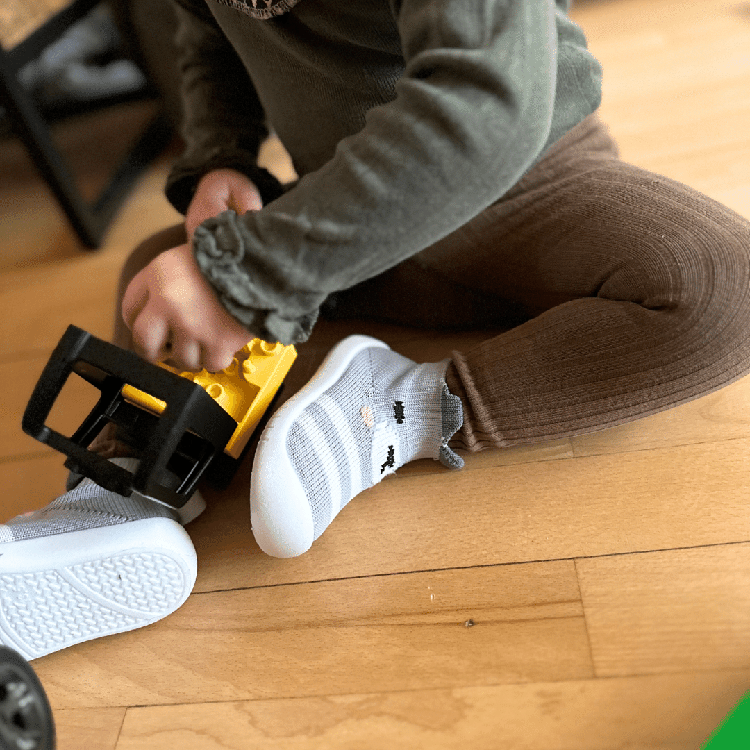 Strømpesko “Gråstribet”